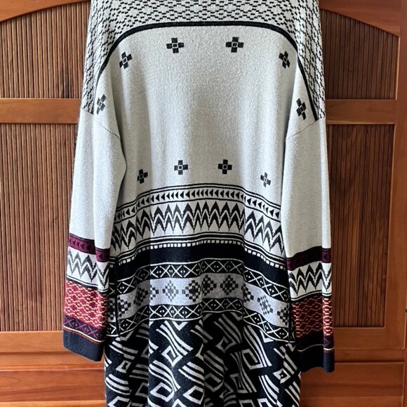Left on Houston Black and Grey Native Print Long Sweater Coat, Sz M - Picture 2 of 8